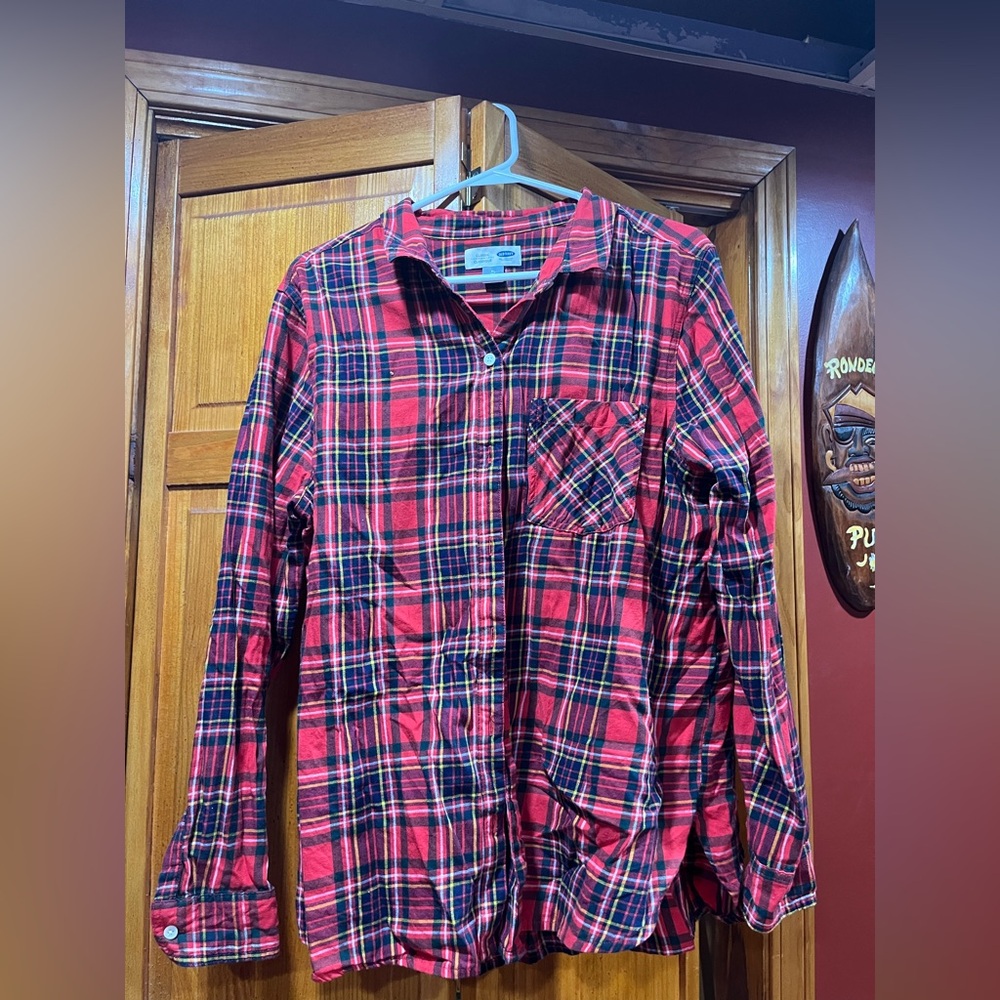 Women’s Old Navy shirt